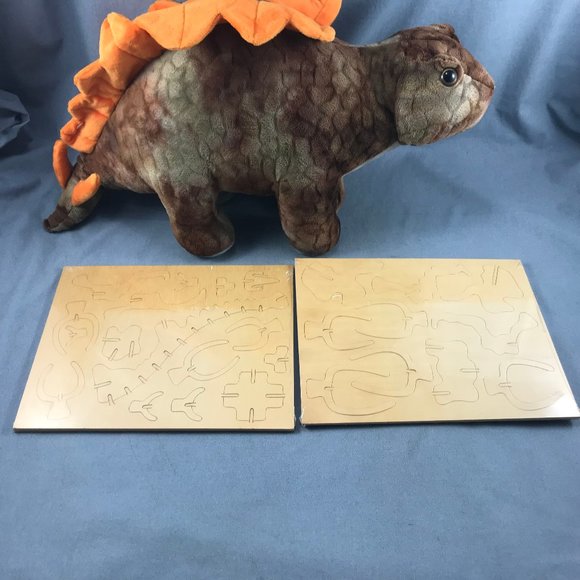 2 Models/Puzzles & Dinosaur Plush Stuffie Toy Stego Brontosaurus & Triceratops - Picture 2 of 7